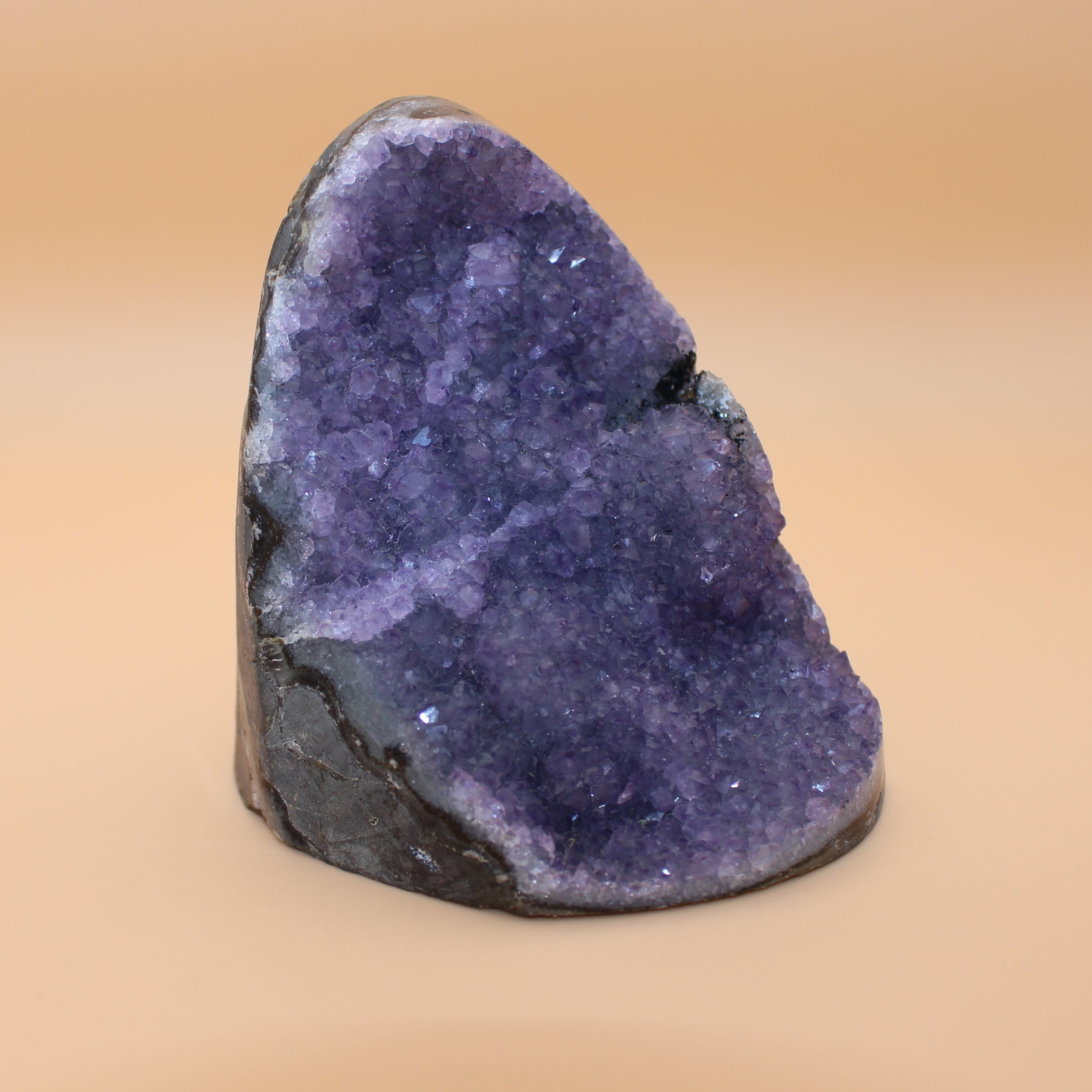 Amethyst-Cluster aus Uruguay – Naturkristall für Ruhe & spirituelle Tiefe