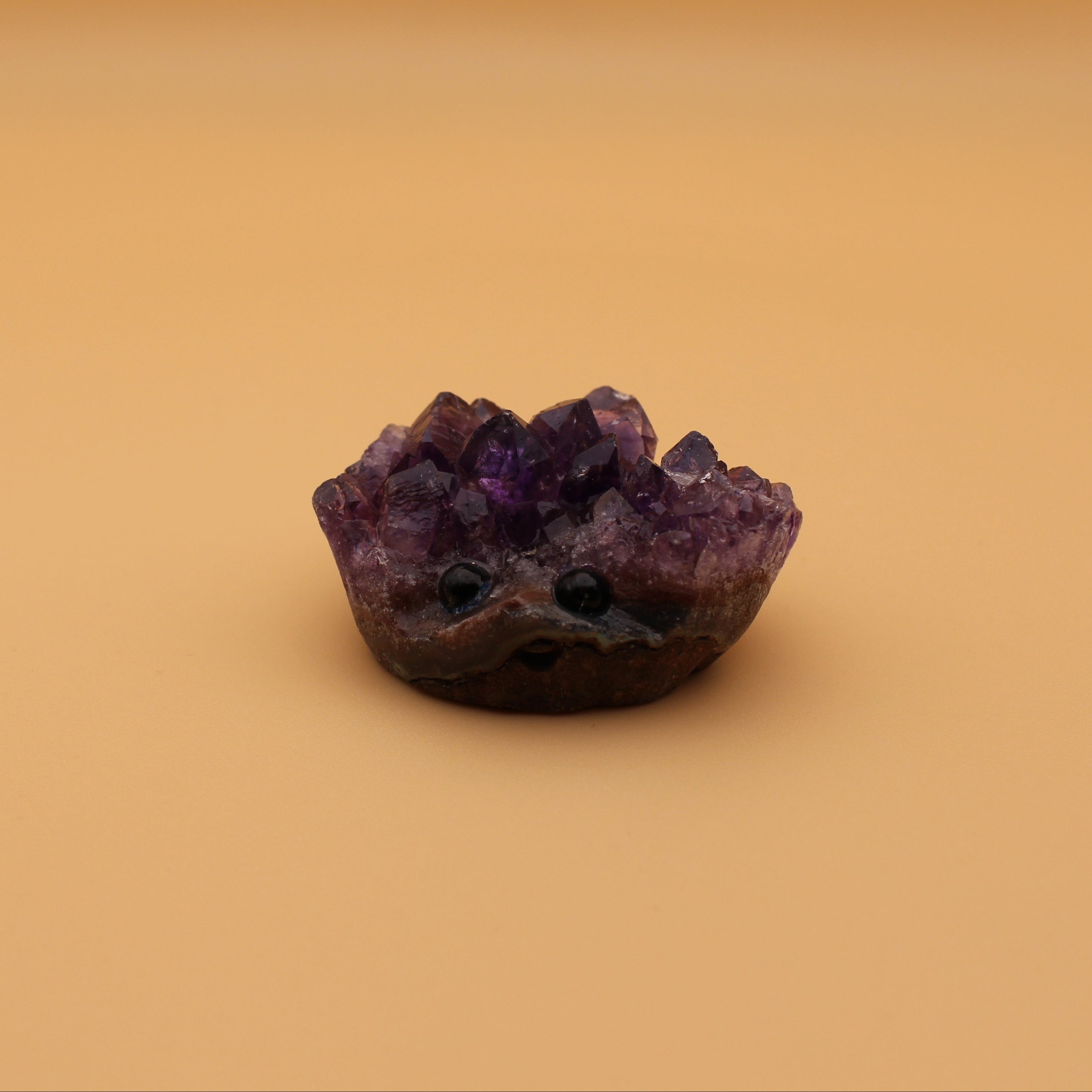 Amethyst Igel – Handgefertigter Kristalligel aus Amethyst-Cluster