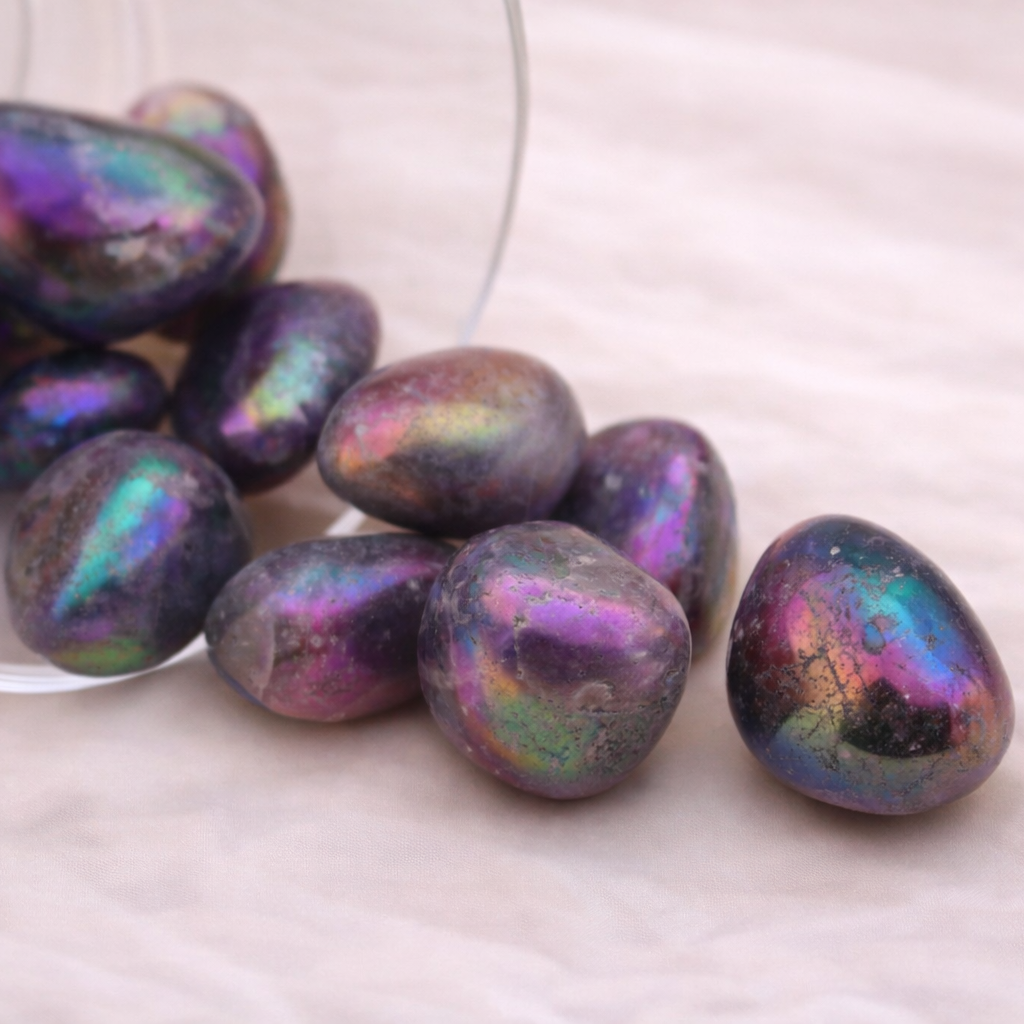 Aura Amethyst Trommelstein – Schillernder Heilstein für spirituelle Klarheit & innere Ruhe