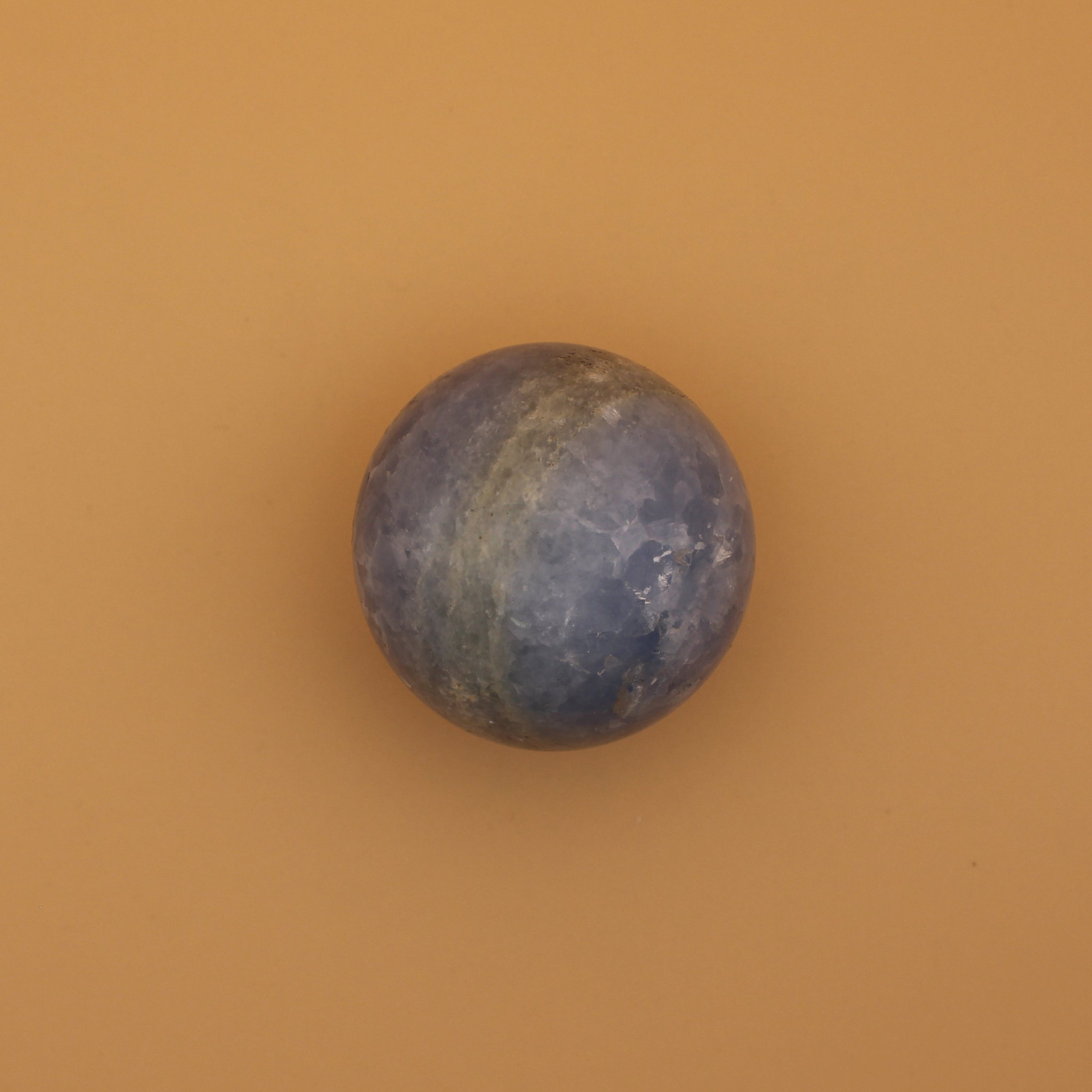 Blue Calcite Kugel – Sanfte Klarheit & innere Balance