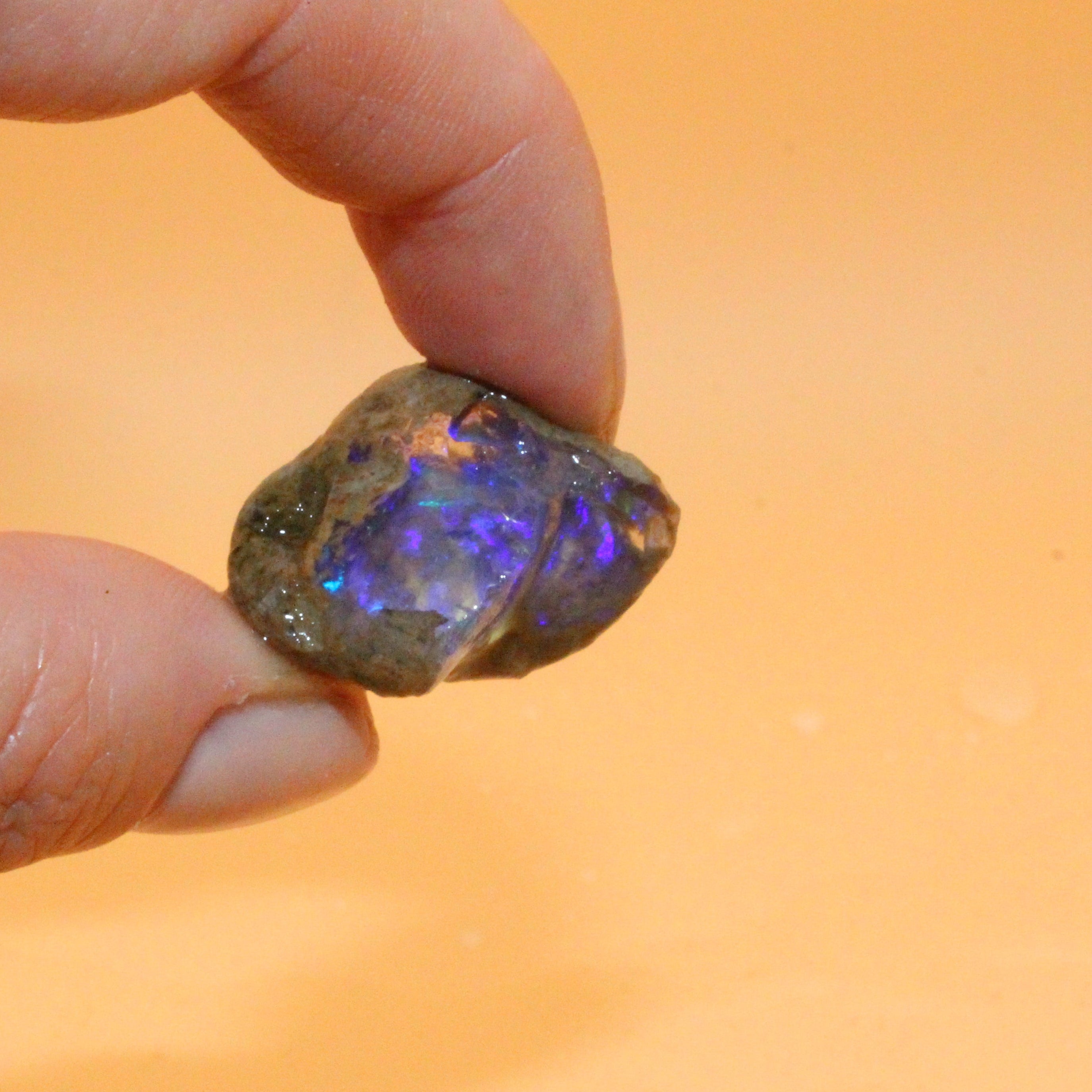 Ethiopian Water Opal – Feuer & Licht im feuchten Farbspiel