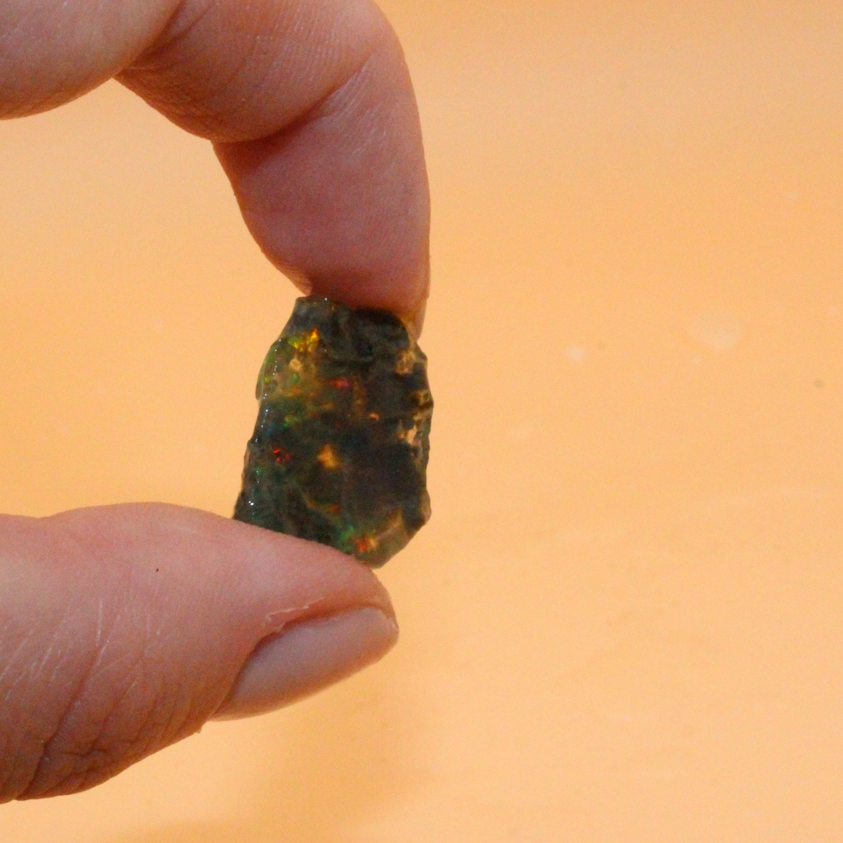 Ethiopian Water Opal – Feuer & Licht im feuchten Farbspiel