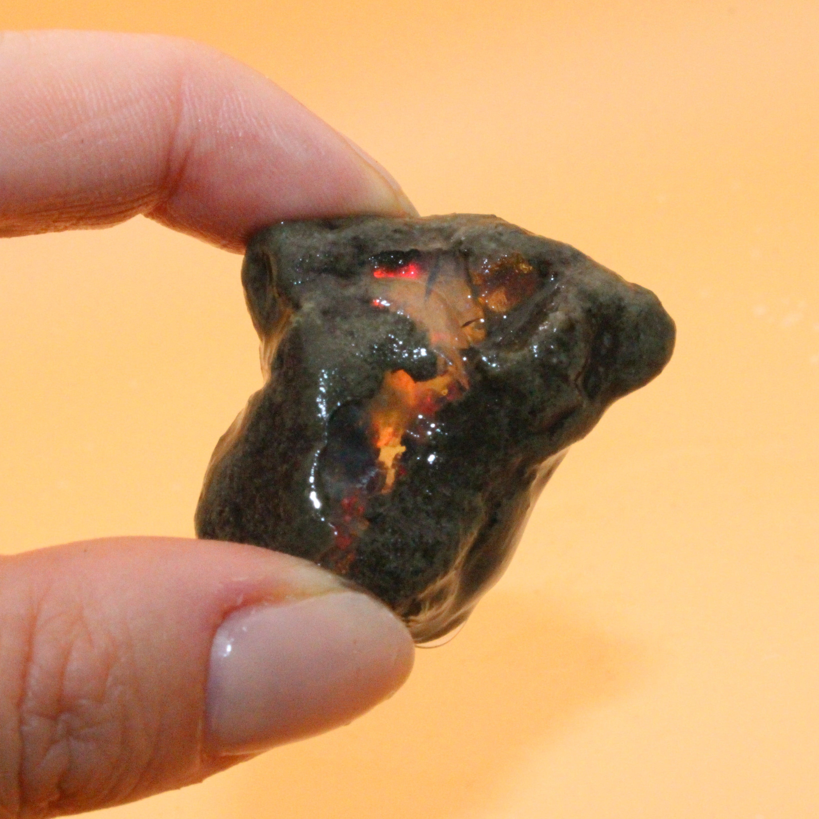 Ethiopian Water Opal – Feuer & Licht im feuchten Farbspiel