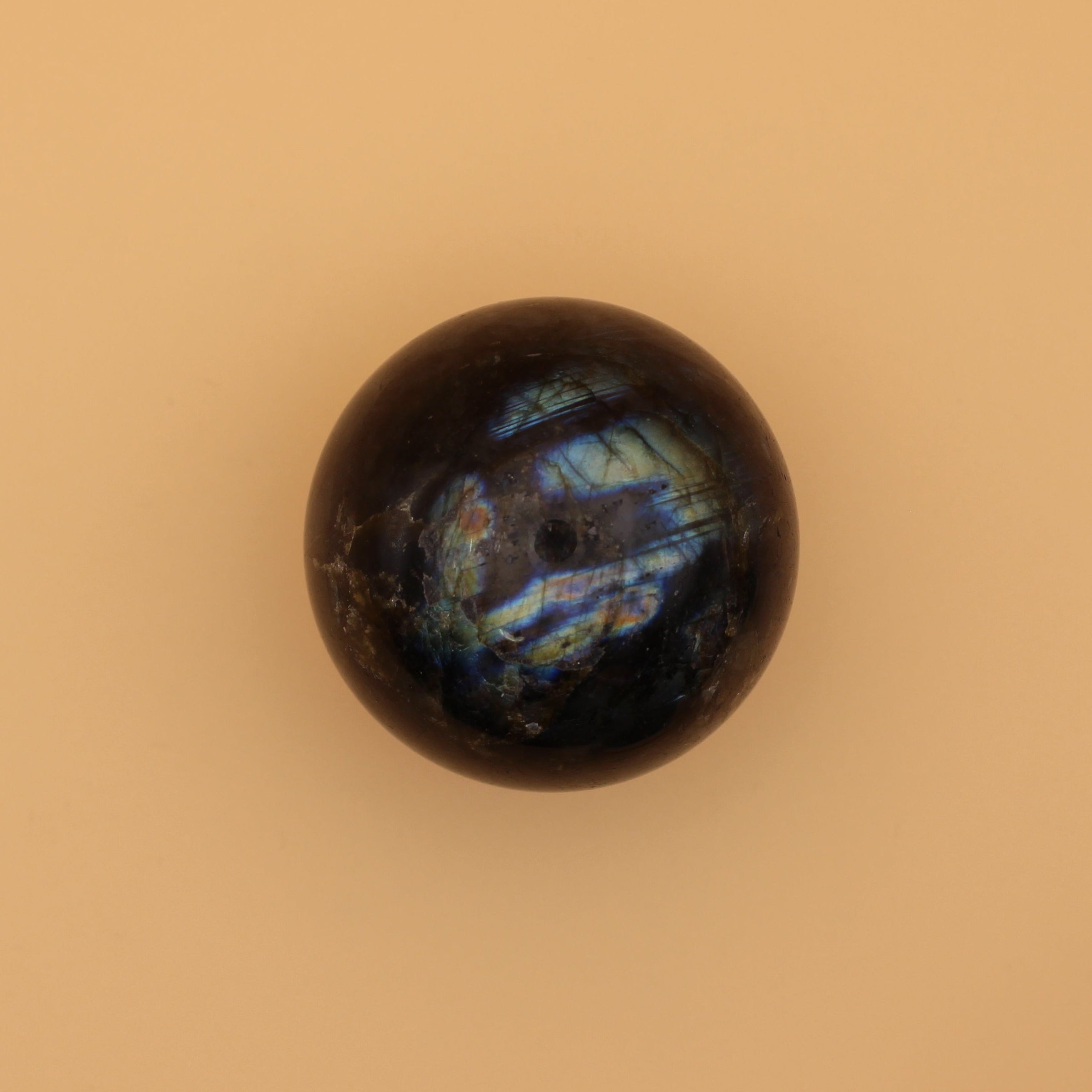 Labradorit-Kugel – Mystischer Schutzstein für Intuition & Transformation