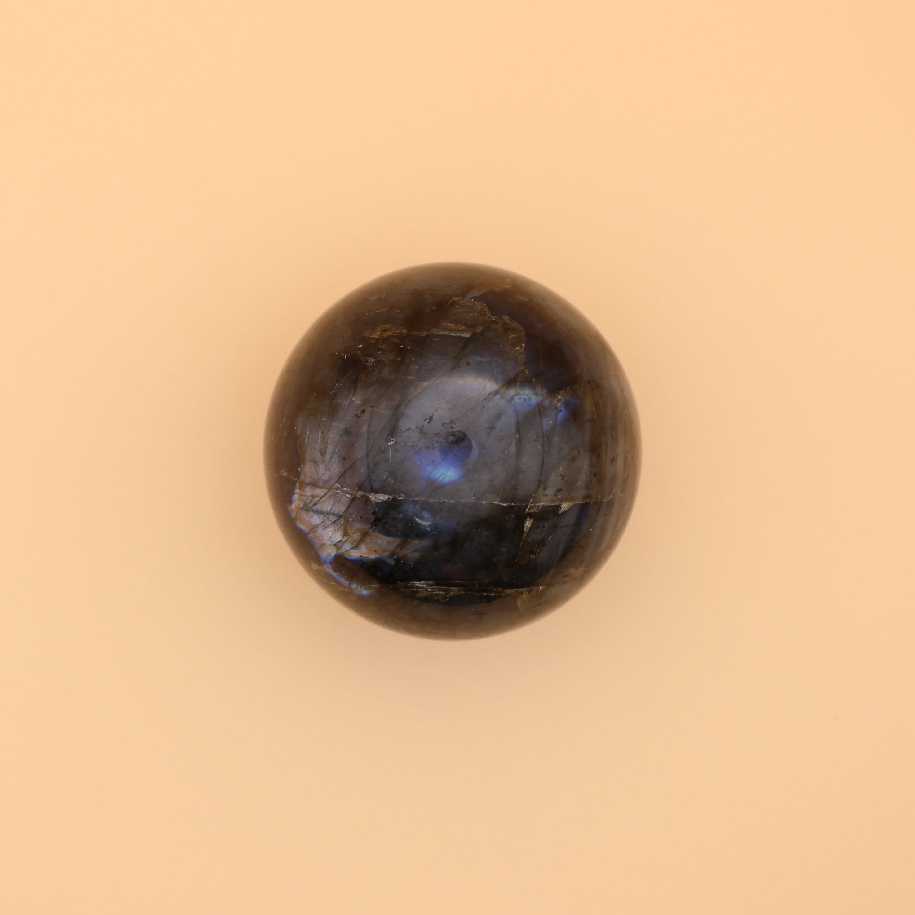 Labradorit-Kugel – Mystischer Schutzstein für Intuition & Transformation