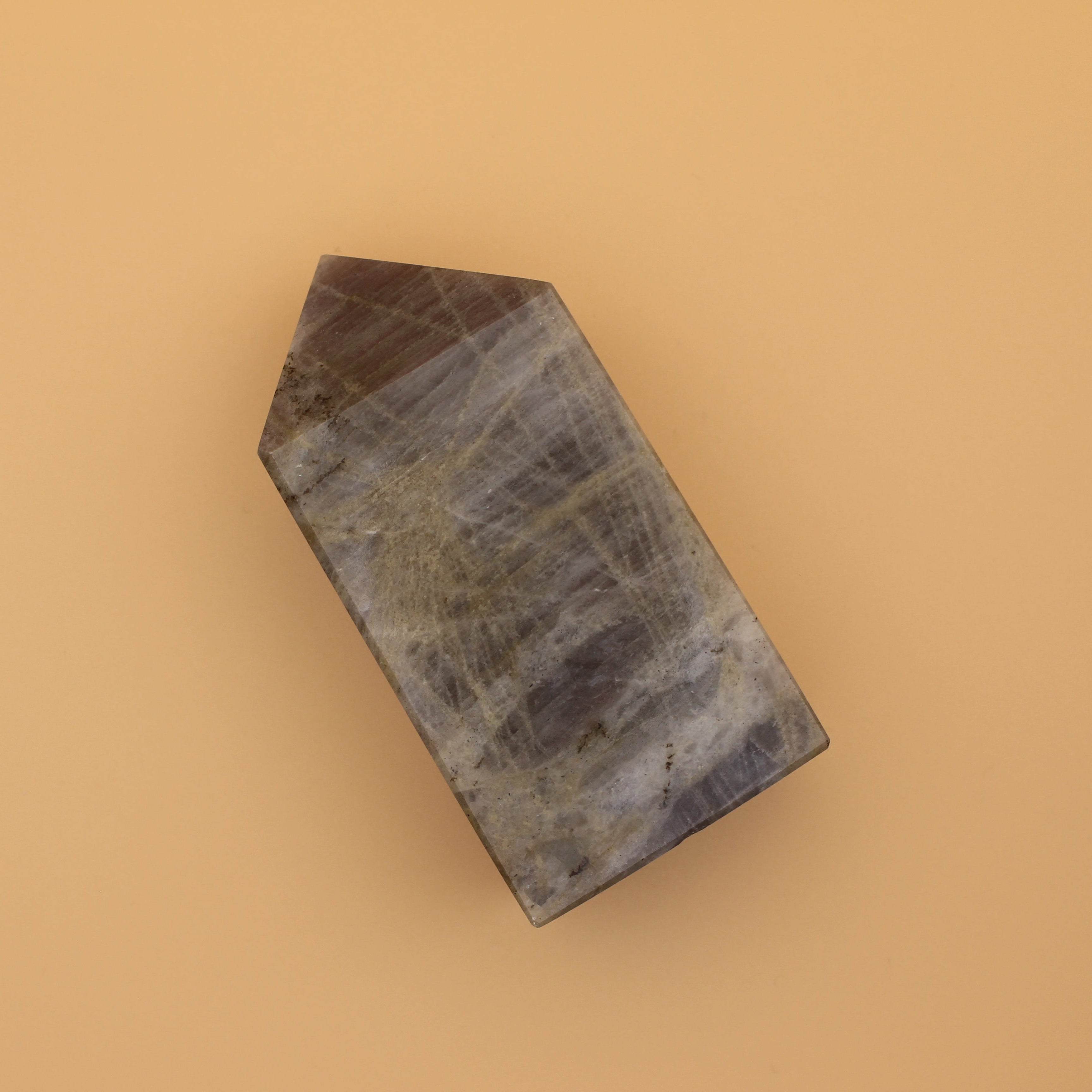 Labradorit Turm – Mystischer Lichtfänger für Intuition & Schutz