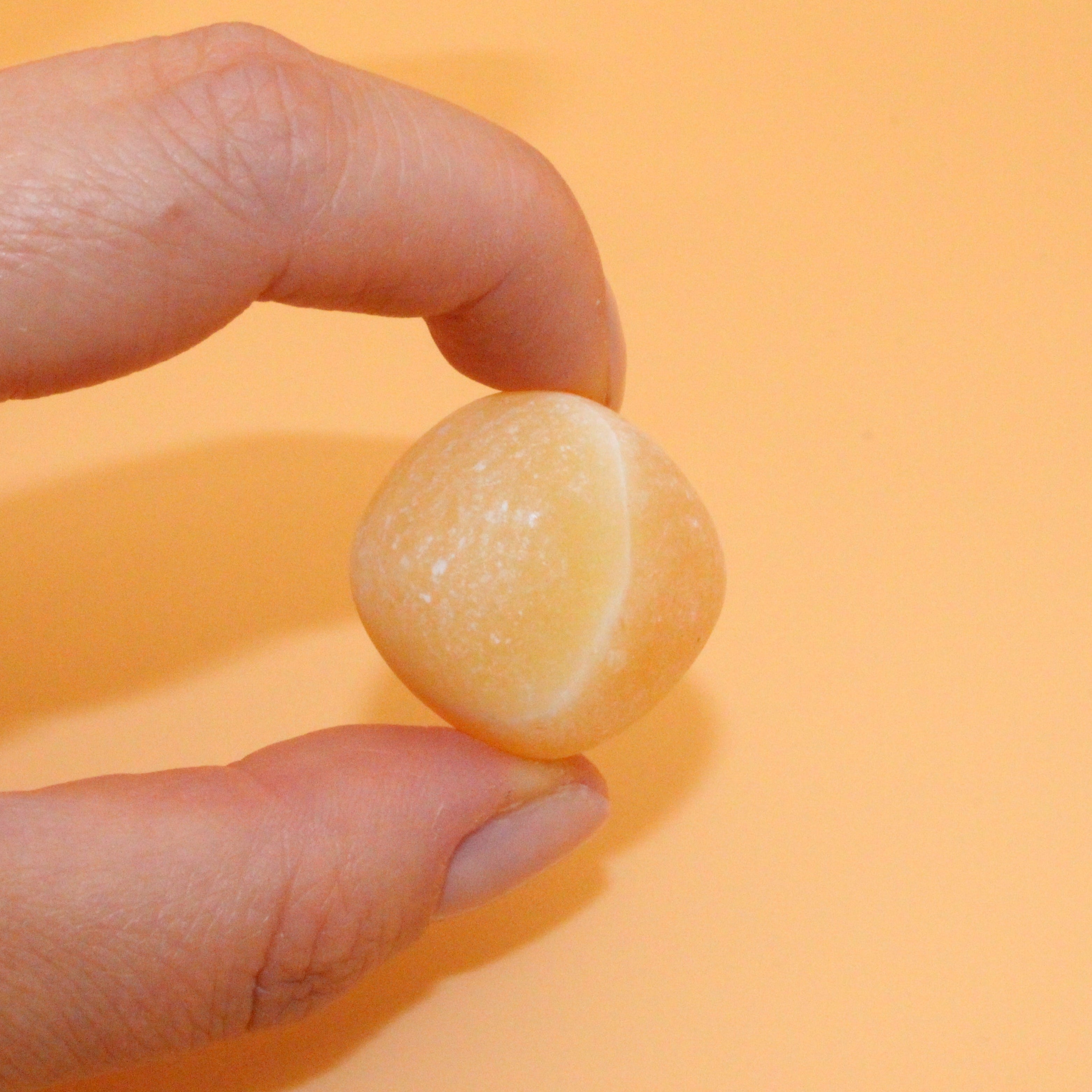 Orange Calcit Trommelstein – Kreativitäts- & Energiebooster