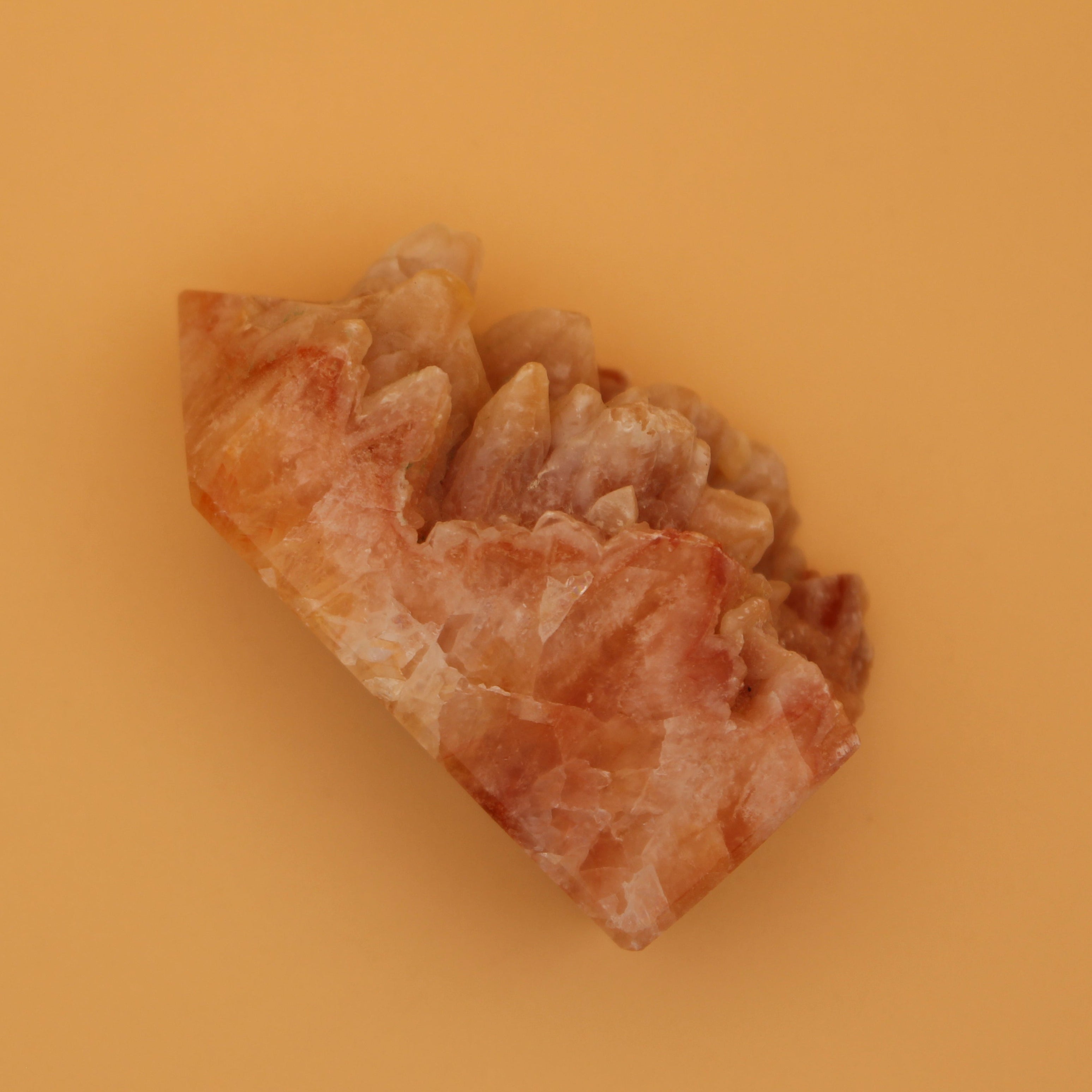 Orange Calcit Turm – Energiestein für Kreativität & Lebensfreude