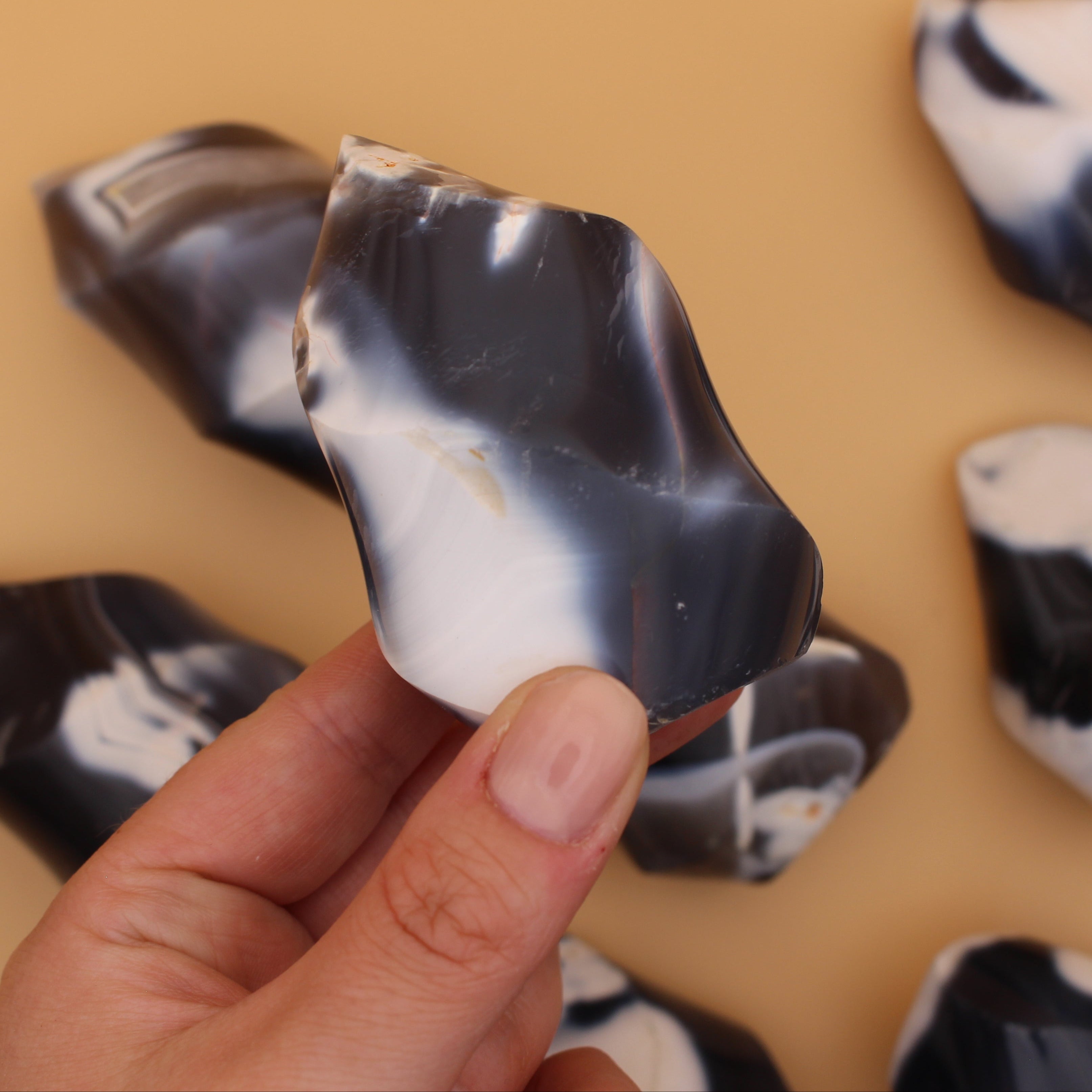 Orca Agate Flame – kraftvoll geformte Flamme für Klarheit & Erdung