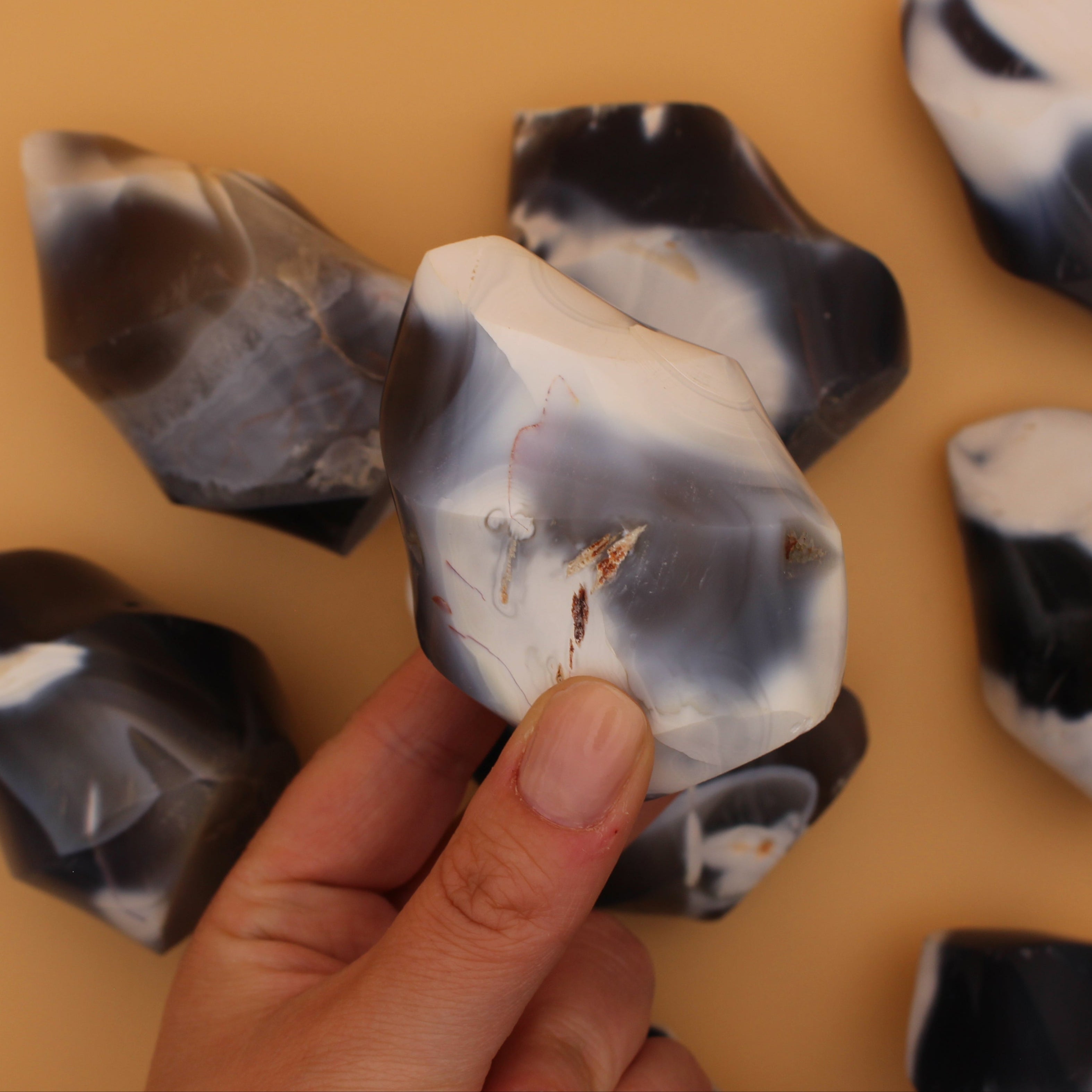 Orca Agate Flame – kraftvoll geformte Flamme für Klarheit & Erdung