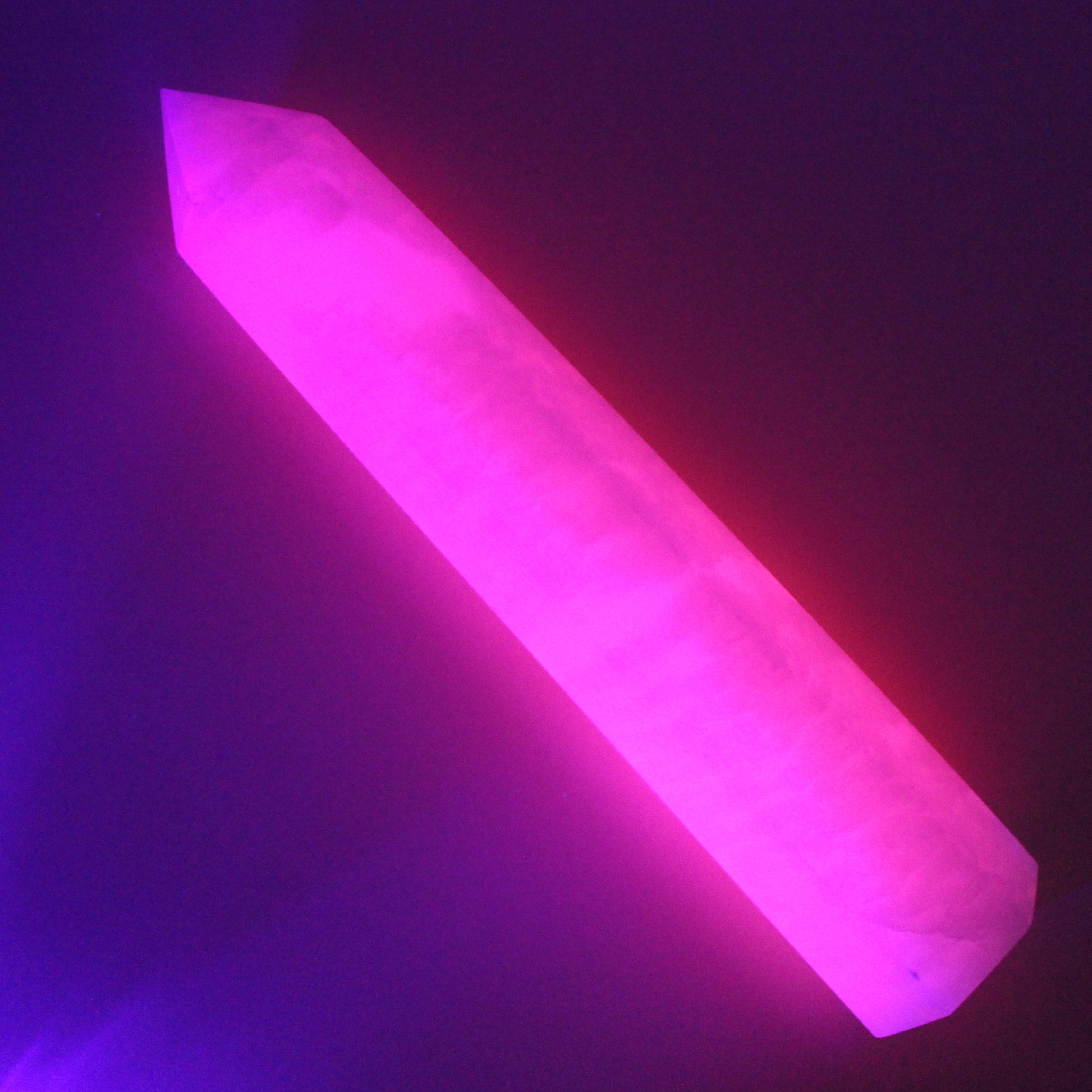 Pink Mangano‑Calcite Turm – Sanfte Herzenergie & rosa Licht