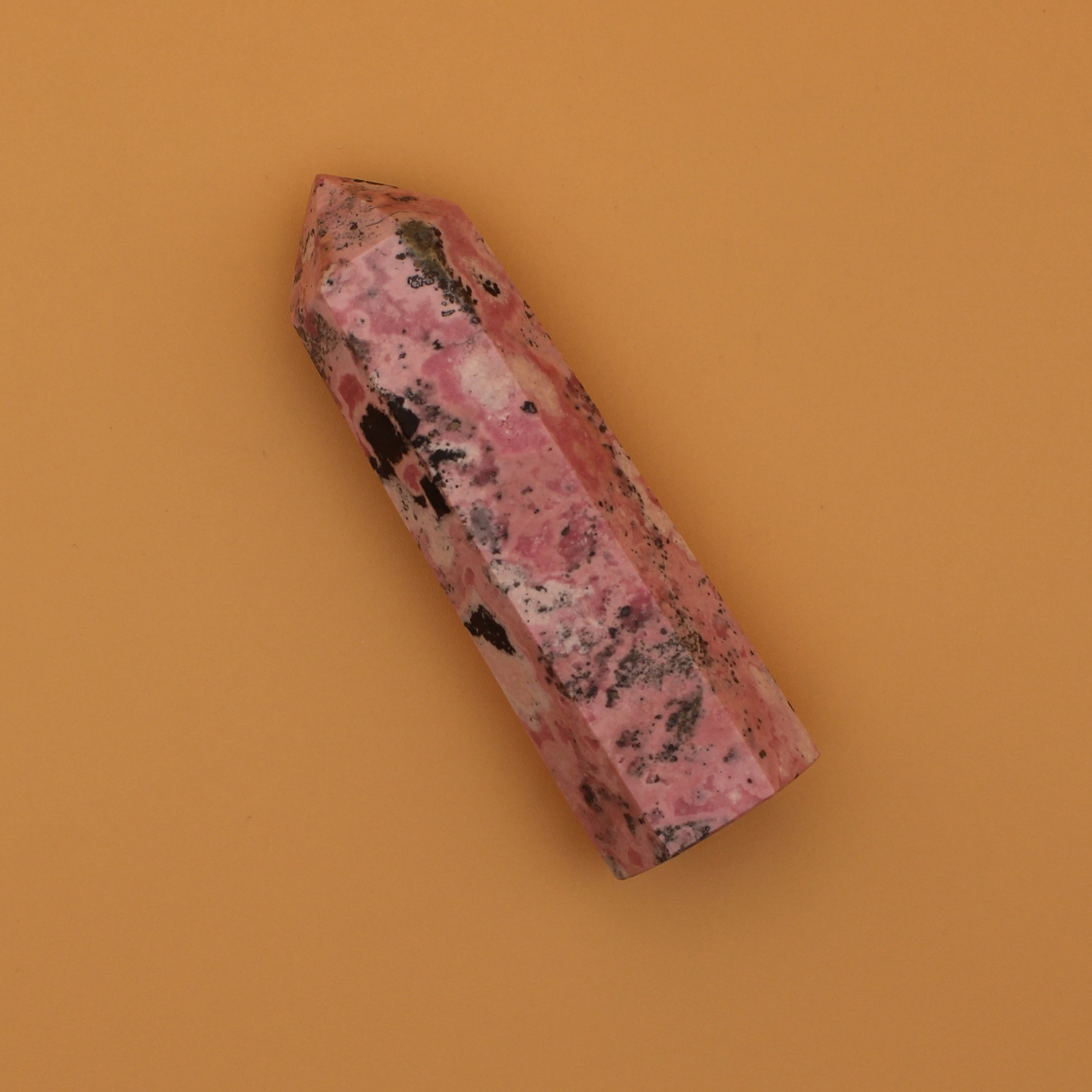 Pink Rhodonit Turm – Stein der Vergebung & emotionalen Heilung