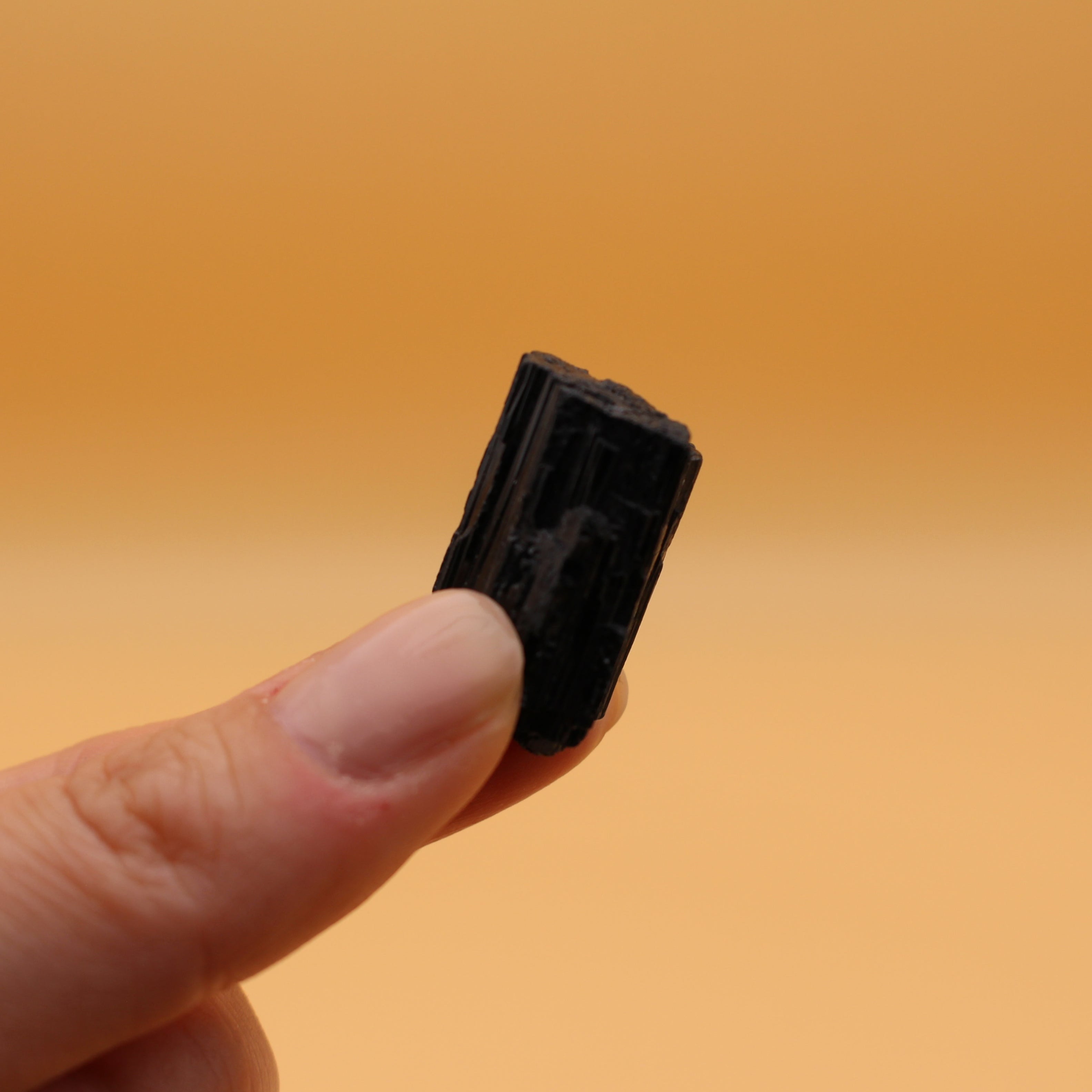 Turmalin Mineralstück – Streben nach Harmonie und Klarheit im Leben